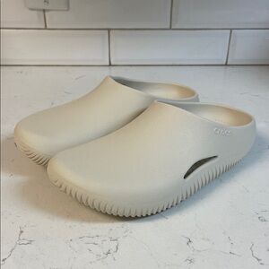 CROCS Men's Mellow Recovery Clogs Neutral Slip-On Clogs Unisex Men’s 6 Women’s 8